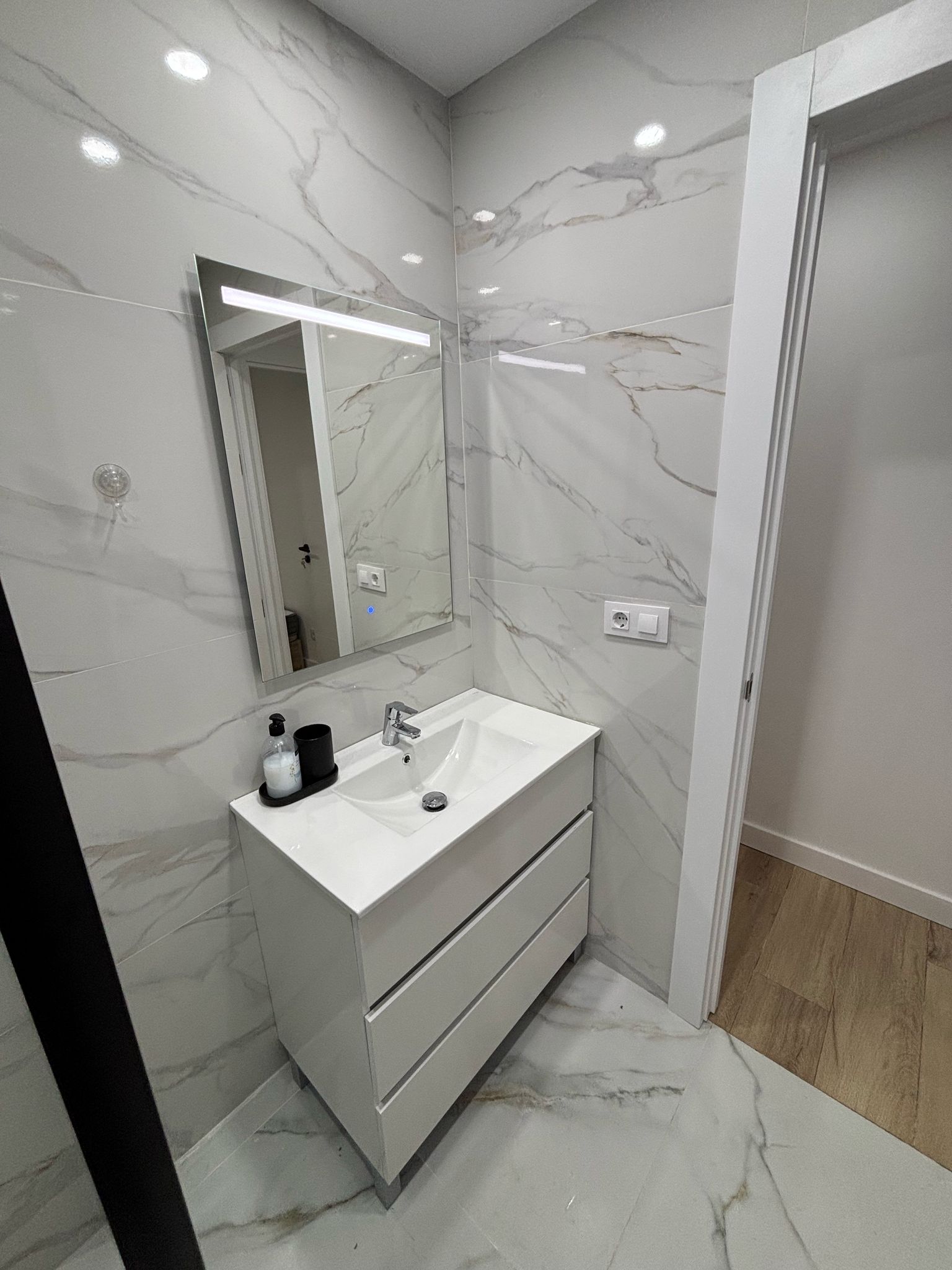Reforma de bano moderno Valencia